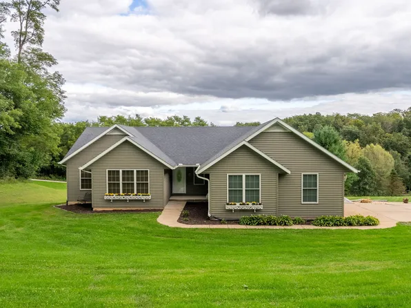 7291 112th St, Blue Grass, IA 52726
