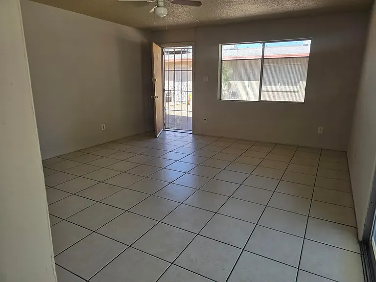 2324 W Orangewood Ave #5 — Photo 1