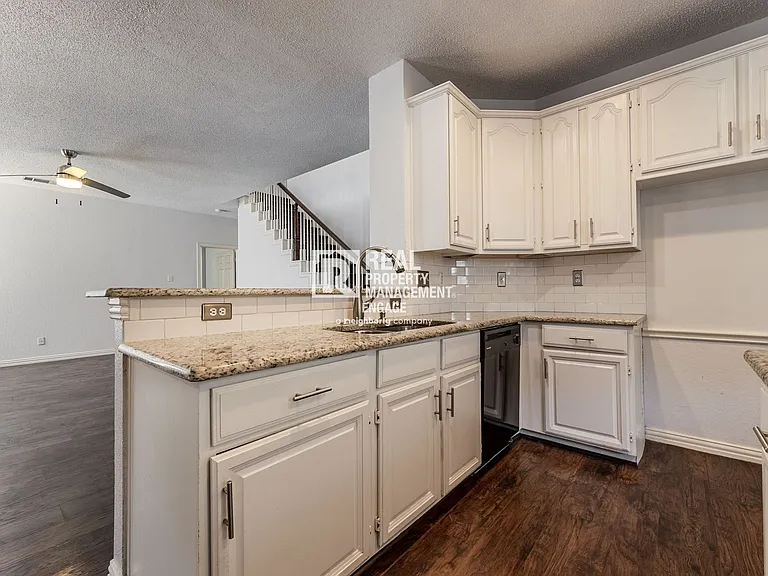 8817 Pocono Dr — Photo 14