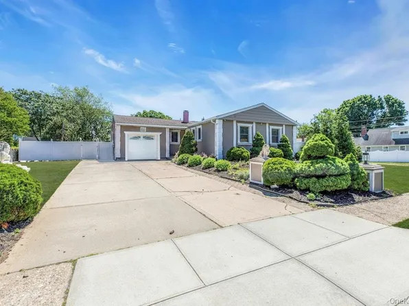 49 Miller Avenue, Port Jefferson Station, NY 11776