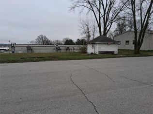 1402 E 9th St, Trenton, MO 64683
