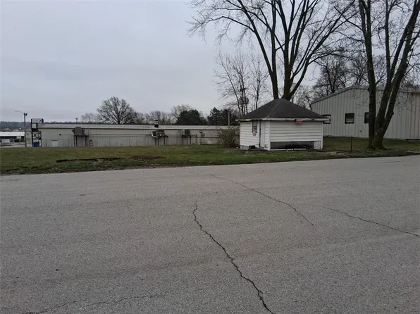 1402 E 9th St, Trenton, MO 64683