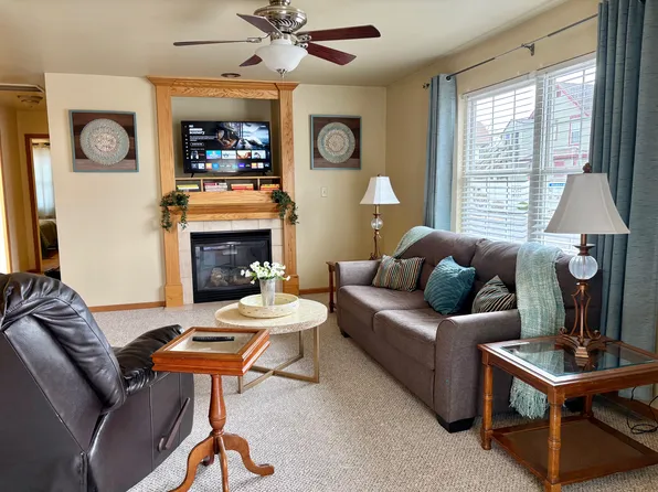 100 E Prospect Ave APT 15, Ottawa, IL 61350