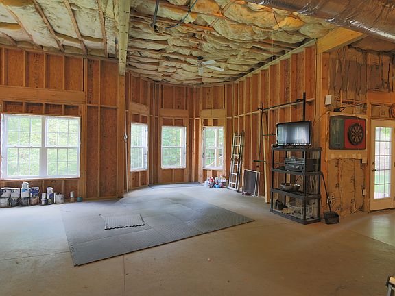 4th image of 110 Harrison Point Ct