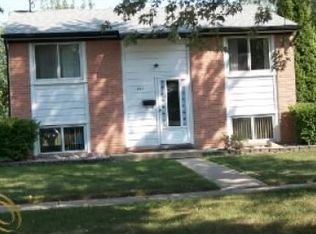 493 S Sybald St, Westland, MI 48186