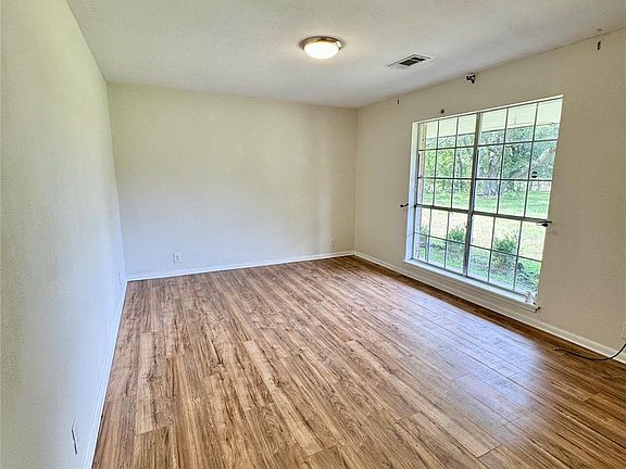 4th image of 441 County Road 219