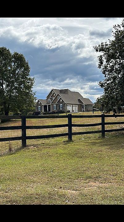 1st image of 240 Warren Watt Rd