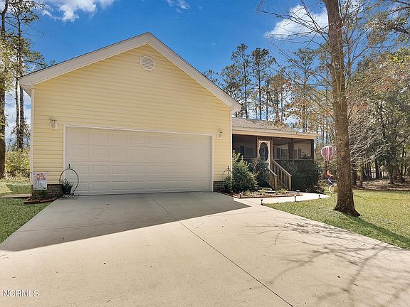 2nd image of 653 Blue Sail Dr SE