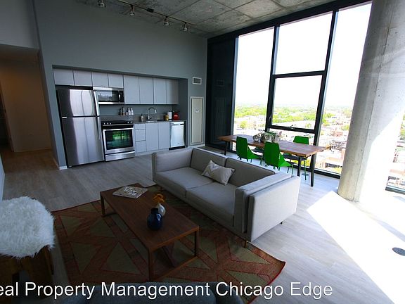 4th image of 2733 W Belden Ave #4899231