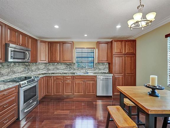 2nd image of 9113 Vineyard Lake Dr