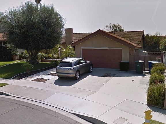 2nd image of 207 W Bermuda Dunes St