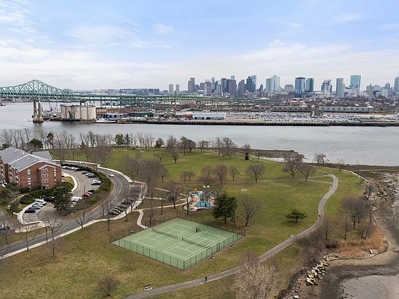 2nd image of 33 Breakwater Dr Unit 33