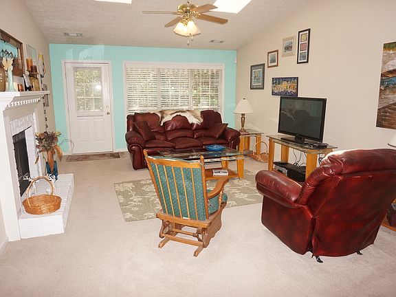 3rd image of 2934 Shady Woods Cir