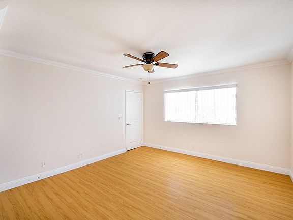 5th image of 2243 N Catalina St #C