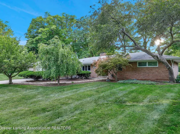 4751 Woodcraft Rd, Okemos, MI 48864