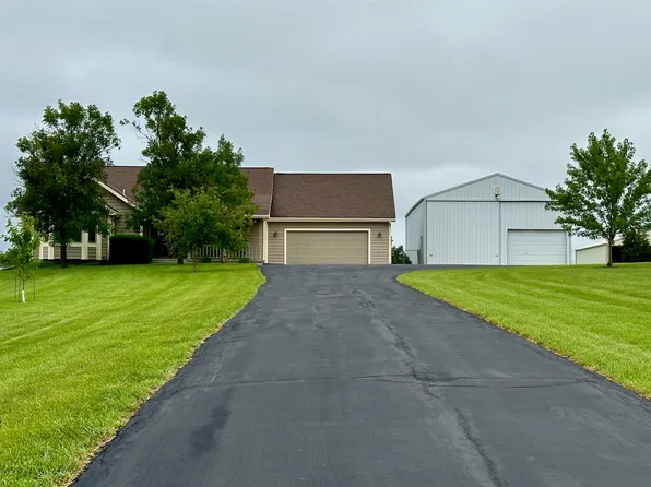 1226 NE 35th St, Topeka, KS 66617