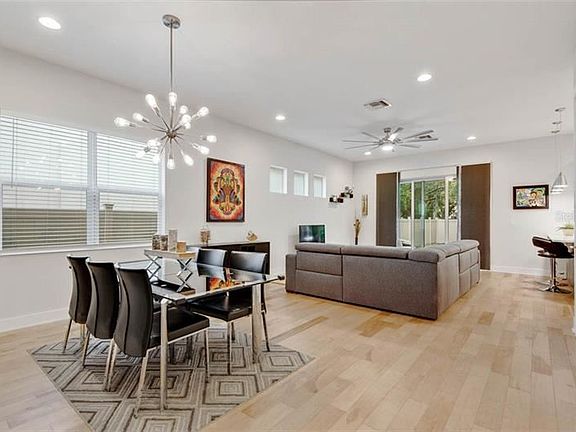 4th image of 610 Clarendon St