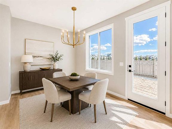 4th image of 103 N Mercado Cres SE
