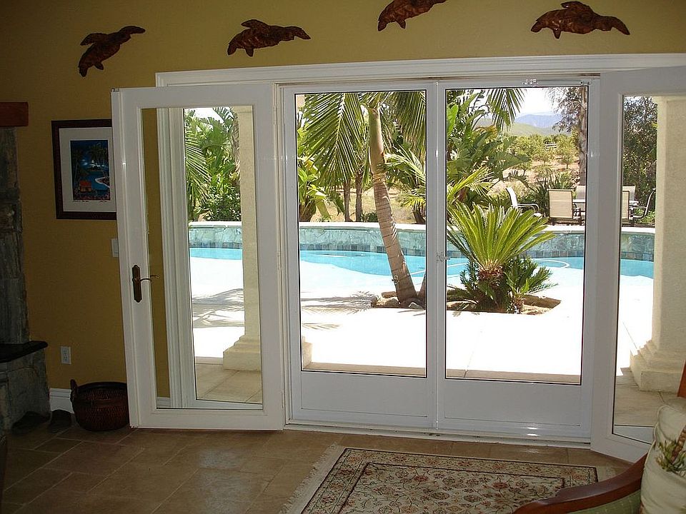 Tropical Pool Setting