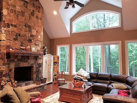 4th image of 5021 Harvestview Dr