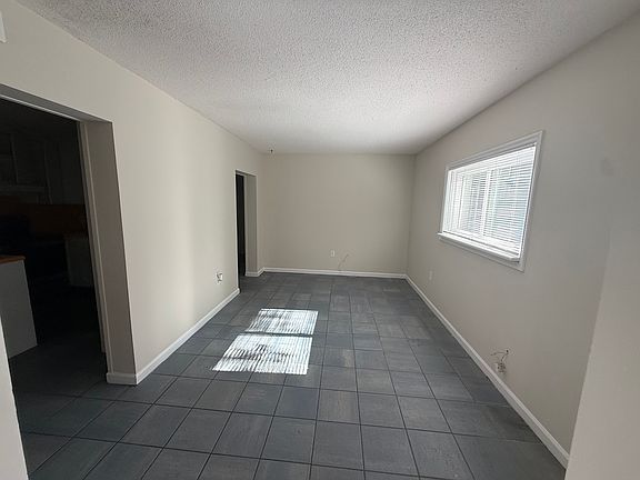 4th image of 806 Palm Blvd #A
