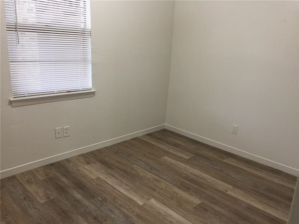 2nd image of 908 Emile St APT 8