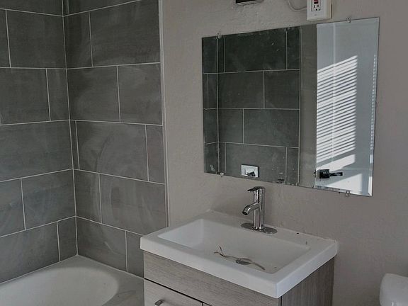 3rd image of 5102 Germantown Ave APT 2R