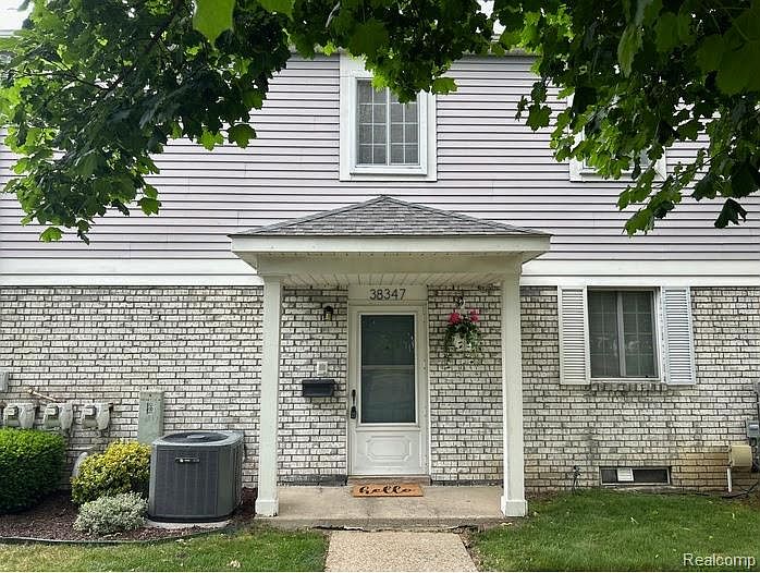 1st image of 38347 Carolon Blvd