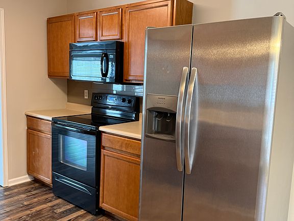 3rd image of 761 Casey Ln