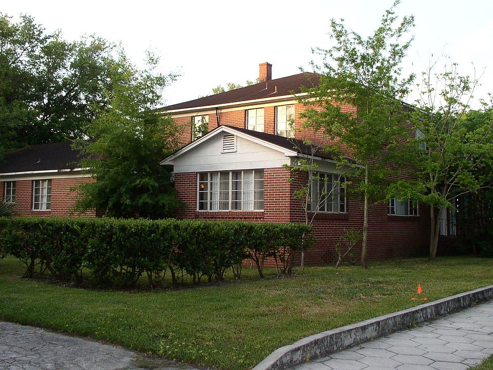1st image of 2842 Sydney St #3