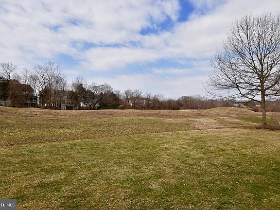 3rd image of 7846 Virginia Oaks Dr