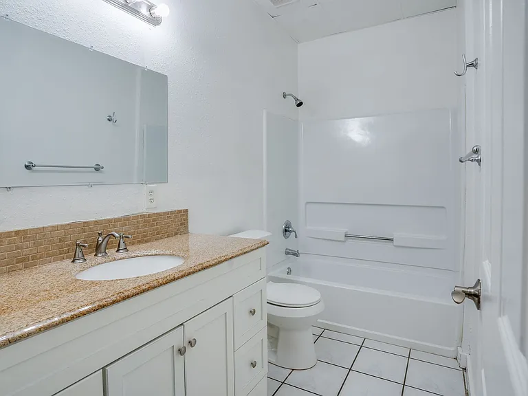 101-103 Cactus St — Photo 22