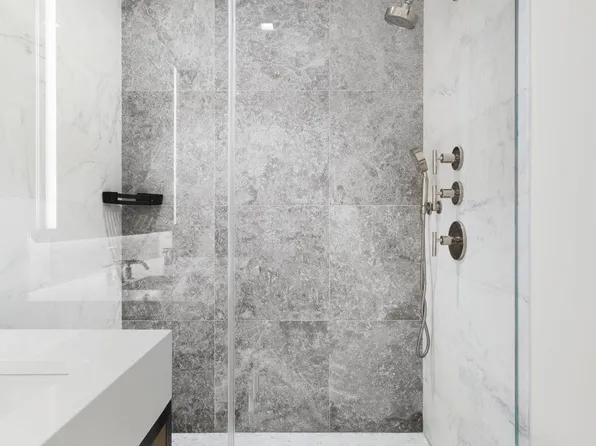 75 Park Lane South image 16 of 38