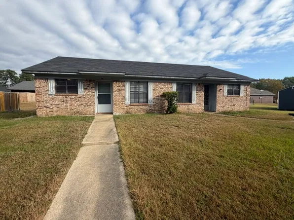 5 Robin Dr, Nash, TX 75569