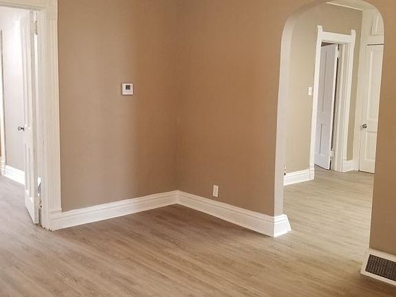 4th image of 808 S B St