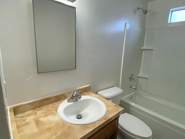 2540 Olive St — Photo 5