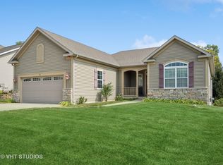 30 Linden Rd, Lake Zurich, IL 60047