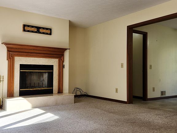 5th image of 5975 Aster Dr