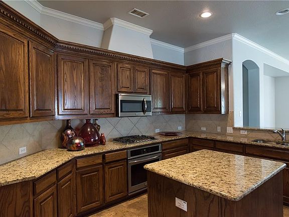 4th image of 5500 Bentrose Dr
