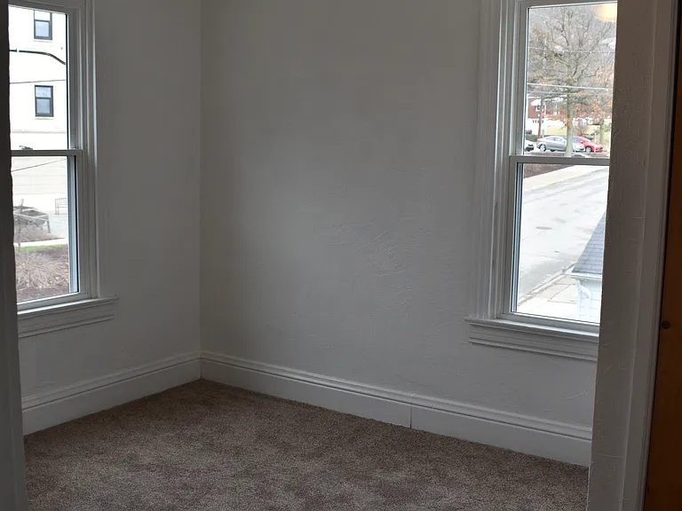 301 Ohio Ave — Photo 7
