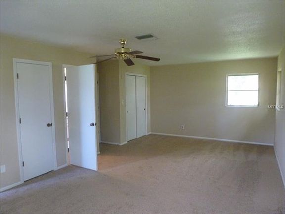 4th image of 450 Sunnyside Dr
