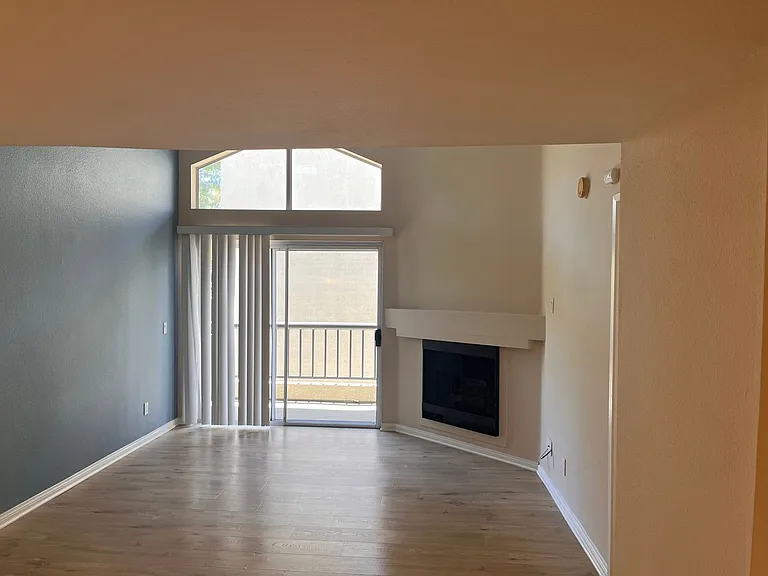 21550 Burbank Blvd #312 — Photo 4