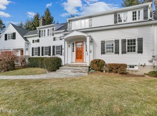 3 Cat Rock Rd, Cos Cob, CT 06807