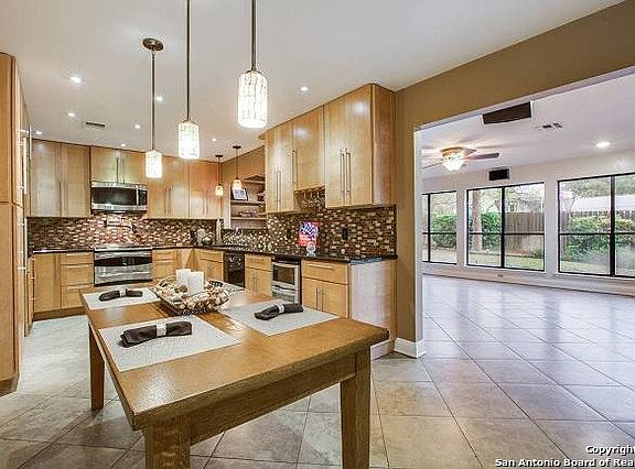 3rd image of 15618 Partridge Trail Dr
