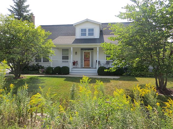 2nd image of 1093 Hedgerow Dr