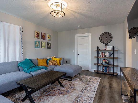 5th image of 2614 W Kiernan Ave