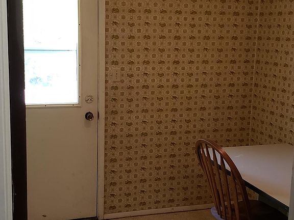 3rd image of 204 W Shelbourne Dr #1A