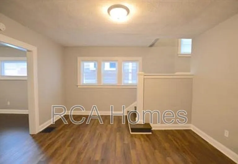 3618 Salem St — Photo 3