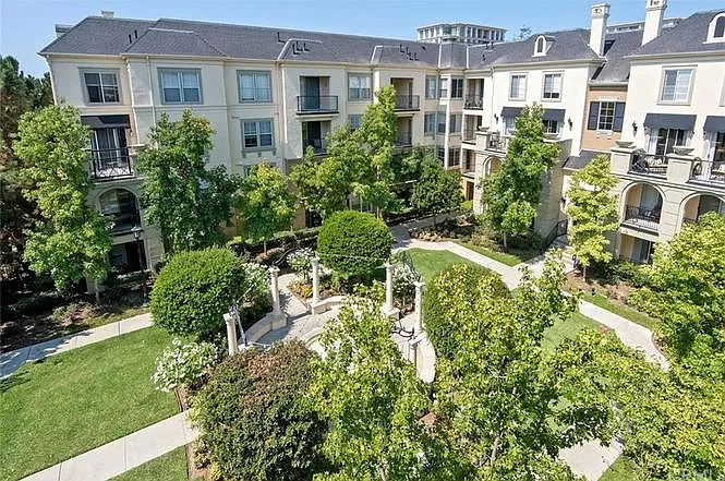 3460 Watermarke Pl — Photo 25