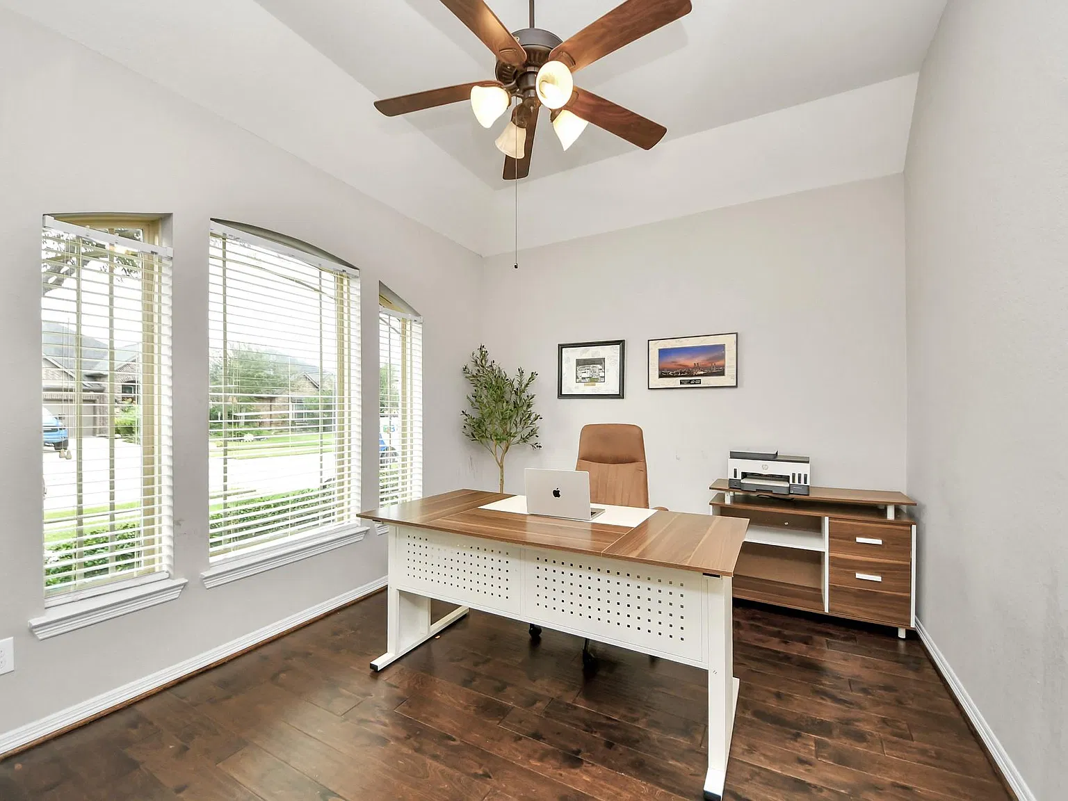 4 bed, 3.0 bath, 2281 sqft, $2,900 — Photo 3